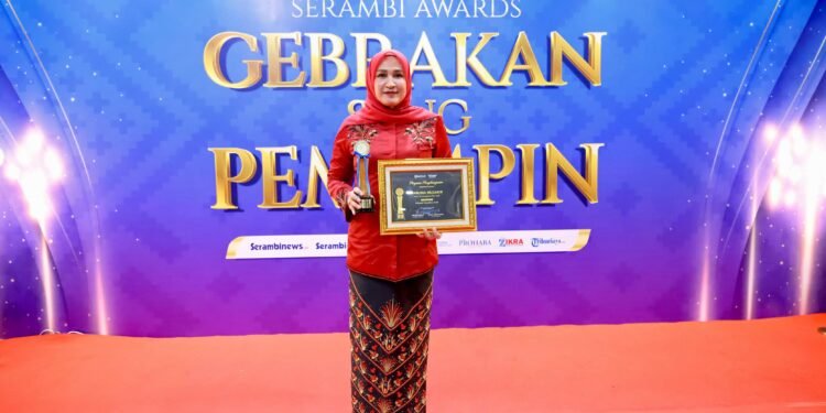 Aktif di Masa Bencana, Kak na Terima Award Srikandi Pemulihan Aceh