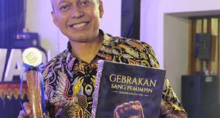 Gebrakan Pemulihan Sawah Pasca Bencana, Plt Kadistanbun Aceh Azanuddin Kurnia Raih Serambi Award 2026
