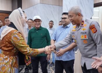 Wakapolda Aceh Sambut Kedatangan Wamenpar RI di Bandara SIM
