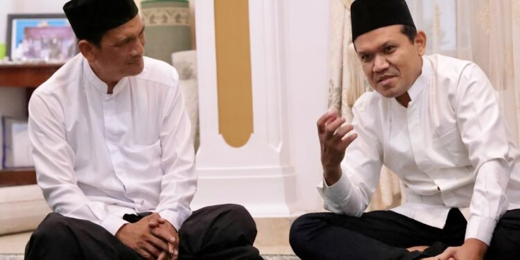Wagub Aceh Fadlullah Silaturahmi dengan Waled Lapang
