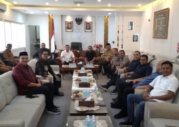 Wagub Aceh Dek Fadh dan Ketua DPRA Bahas Perubahan UUPA