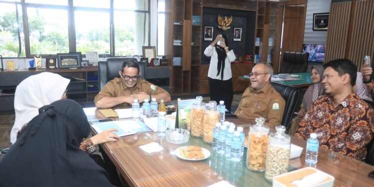 Terima Silaturahmi Kepala BKKBN Aceh, Plt. Sekda Tegaskan Dukungan Pemerintah Aceh