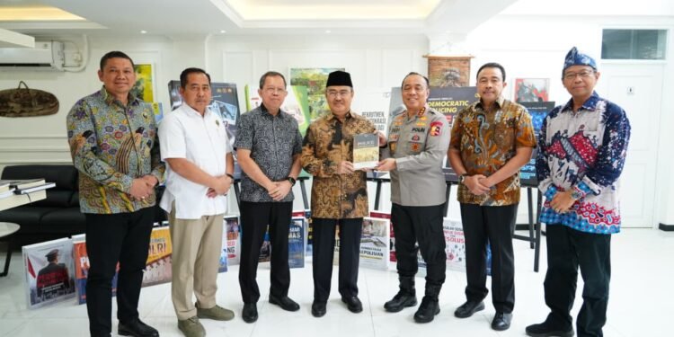 POLRI PERKUAT TATA KELOLA MELALUI REKOMENDASI KPRP DALAM BUKU POLICE GOVERNANCE