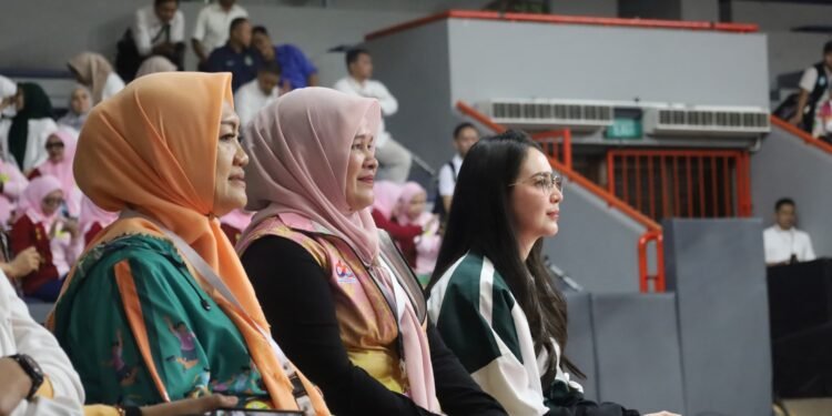 Mukarrama Beri Semangat Kontingen Aceh di Lomba Senam Kreasi Nasional Perwosi 2026