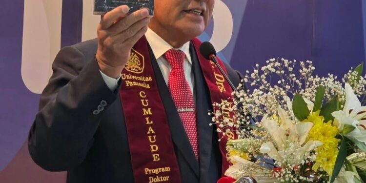 Raih Summa Cumlaude dengan IPK 4,0, Firli Bahuri Resmi Sandang Gelar Doktor Ilmu Hukum