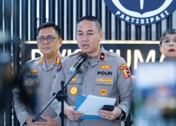 Polri Berhasil Evakuasi Ratusan Warga Terdampak Banjir di Padang, Ratusan Personel Brimob Dikerahkan