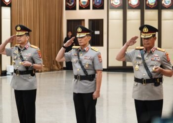 Kapolri Pimpin Sertijab Kakorlantas dan Tiga Kapolda di Mabes Polri