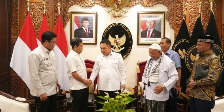 WAGUB Dek Fadh Bersama Abu Paya Pasie dan Ketua DPRA, Temui Menko Polkam, Perkuat Sinergi untuk Aceh*
