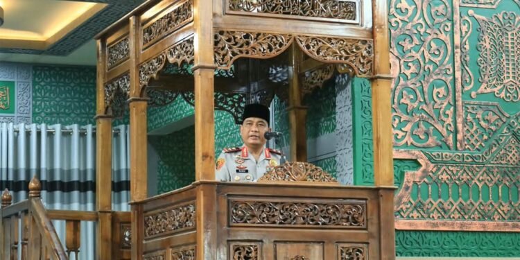 Jumat Keliling, Kapolda Aceh Sampaikan Pesan Kamtibmas kepada Jemaah