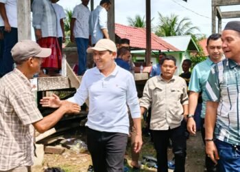 WAGUB ACEH DEK FADH HADIRI MAULID NABI DI GLUMPANG TIGA PIDIE